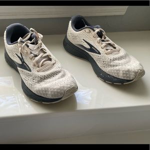 Brooks Anthem 4 Women’s Size 8.5